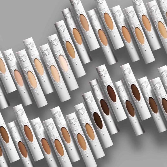 True Portrait Liquid-to-Powder Foundation // KVD - Picture 7 of 7